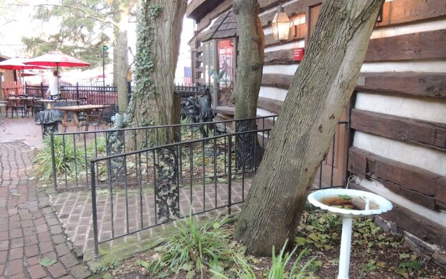 Historic Farnsworth House Inn