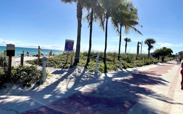 Direct ocean front condo Miami Beach