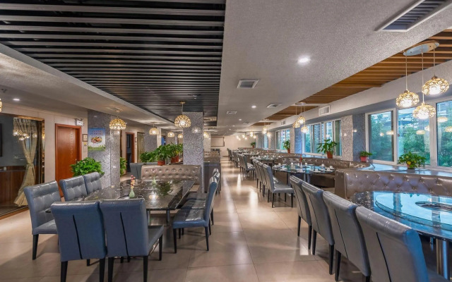 Days Inn by Wyndham Business Place Guilin Yishun