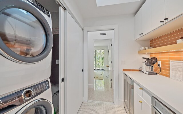 The Windward House 3 Bedroom Home by RedAwning