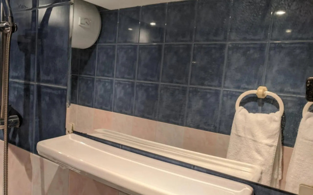 Midtown Place Apartment Loft таванска стая с баня DORIS 2