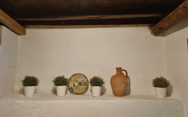 "skopelos- Iris - Your Traditional Home"