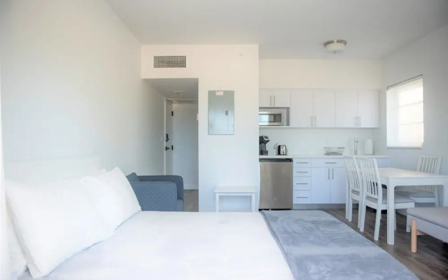 SoBe 12th and Ocean Suites