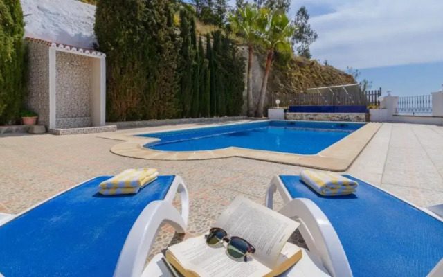 Villas Nerjazul - El Peñoncillo Beach