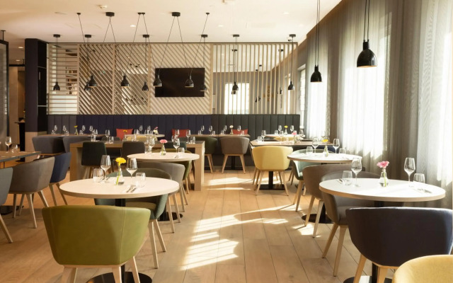 Holiday Inn Eindhoven Airport by IHG