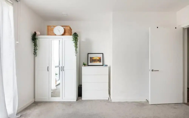 Impeccable 2-bed Apartment in Wembley