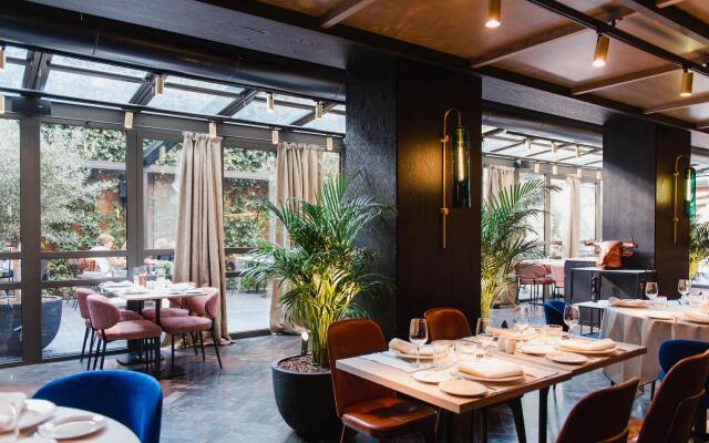Gallery Hotel