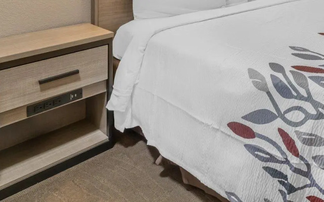 Red Roof Inn Erie – I-90