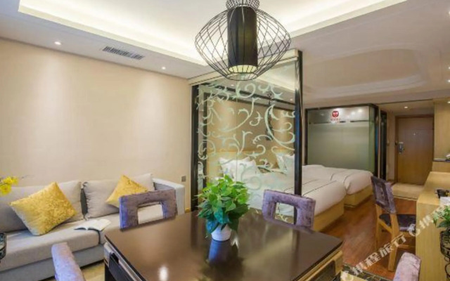 Elan Hotel (Guiyang Huaguoyuan Shopping Mall)