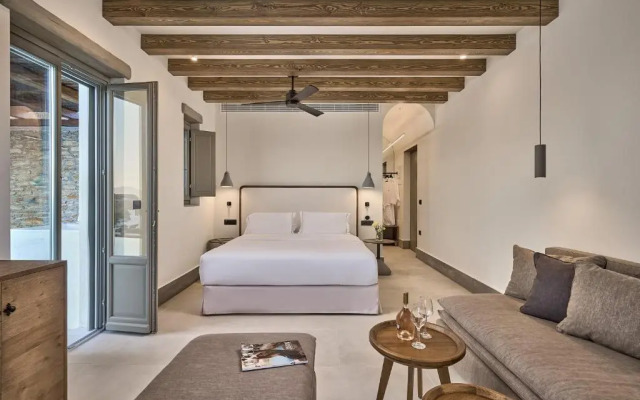 Ios Grand Pool Suites