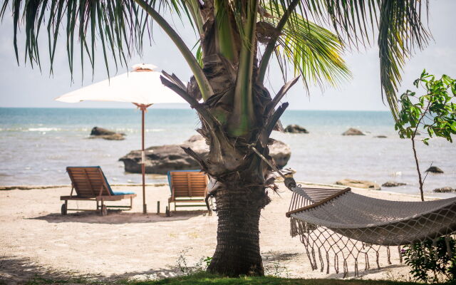 Rocks Beach Boutique Bungalows