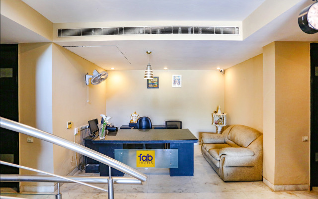 Capital O 605 Hotel Camria