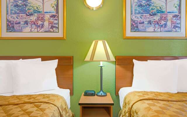 Travelodge by Wyndham Sacramento / Rancho Cordova