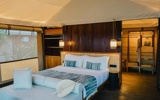 ARNA Suites and Ocean Lounge