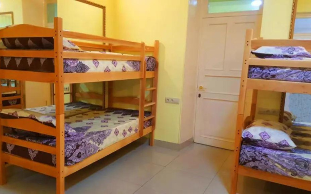 Globus hostel &Tours