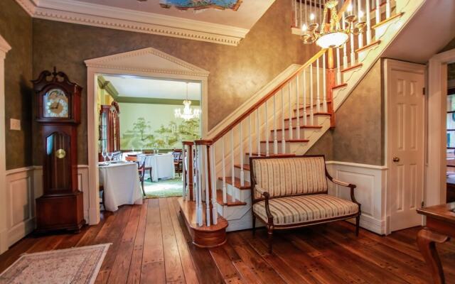 The Virginia Cliffe Inn