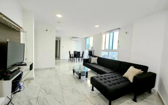 Room-sofa Bed Stay Rooftop Pool & Gym, A