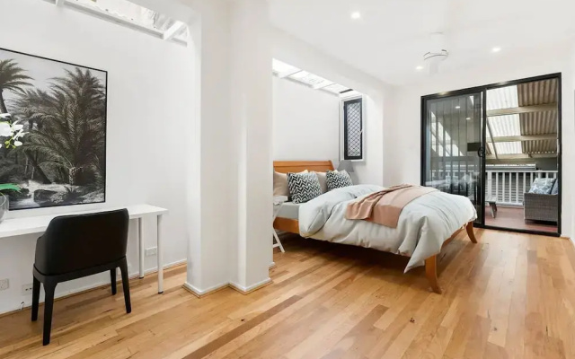 Comfy Darlinghurst Retreat