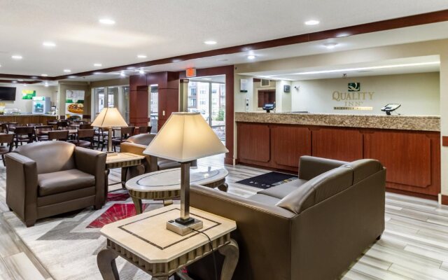 Quality Inn Milwaukee/Brookfield