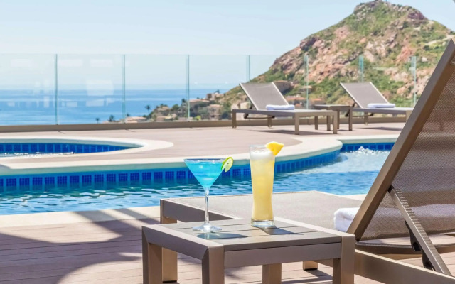 Hampton Inn & Suites by Hilton Los Cabos
