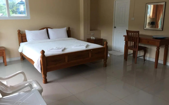 Naithon Beach Service Apartment