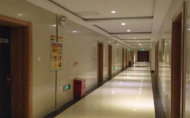 Yake E-Home Kuaijie Hotel Luquan Branch