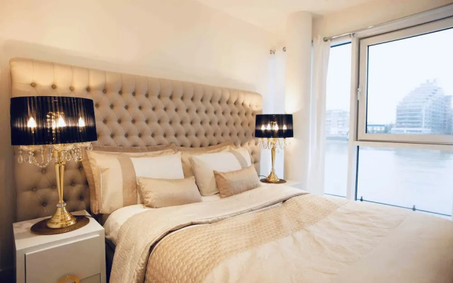 Thames Riverside Apartment in London