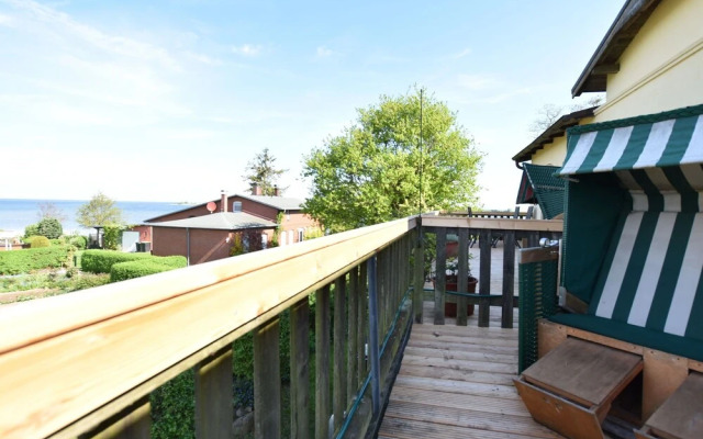 Waterfront Apartment in Stove With Balcony