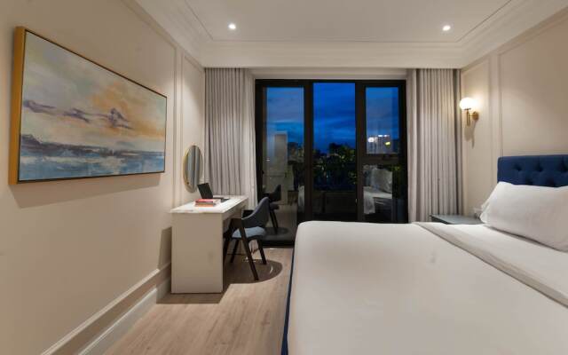 Louis Mo Apartment