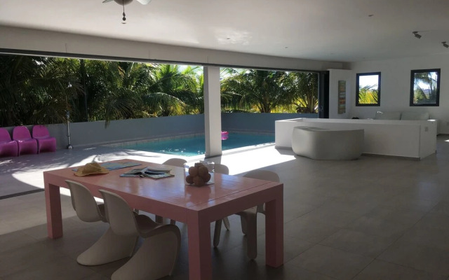 J E T S E T Villa Curacao