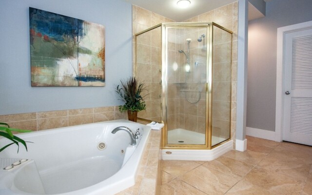 Crc0816 2 Bedroom Condo