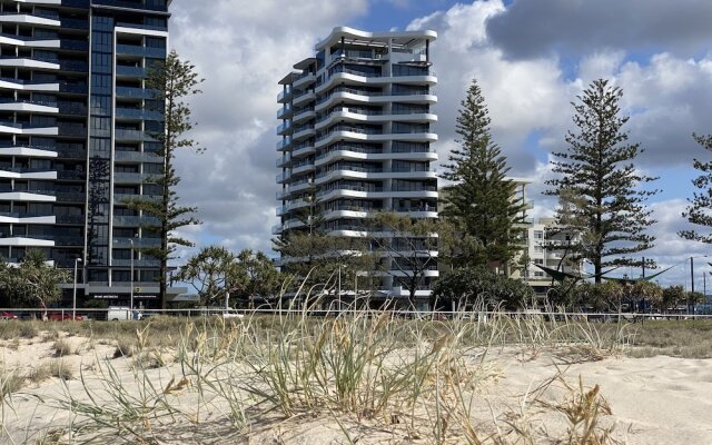 X Kirra Apartments