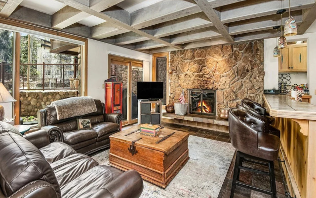 Village Center Condo 1F