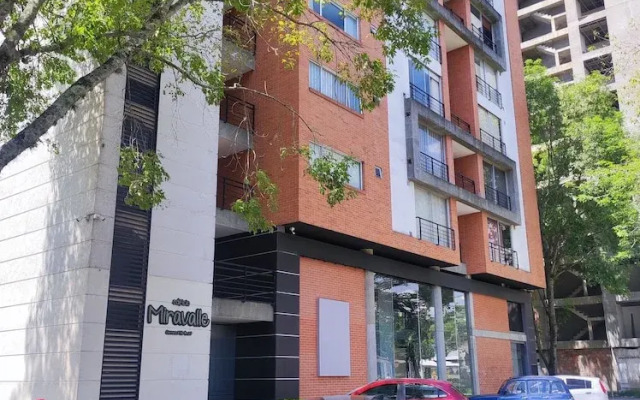 Modern Miravalle Apartment