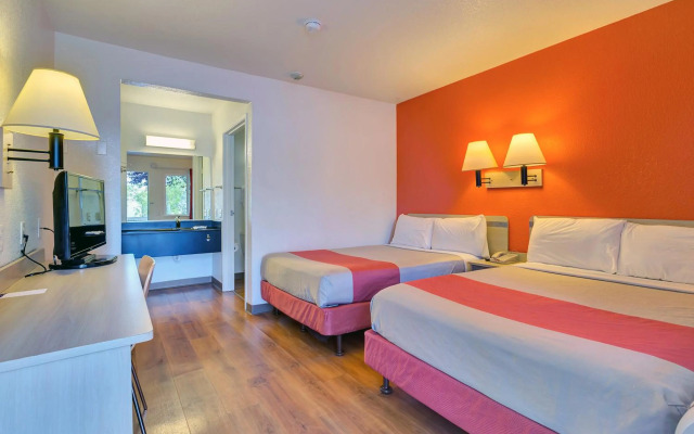 Motel 6 Rohnert Park, CA