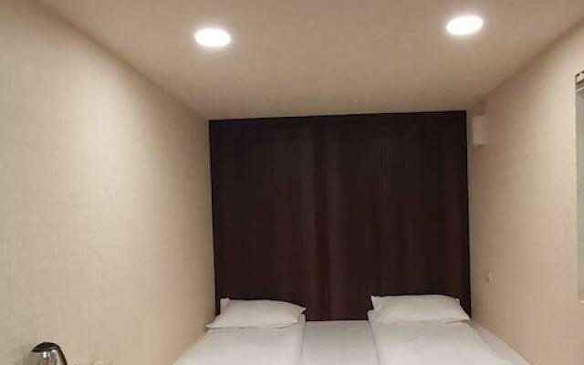 Sanhua B & B