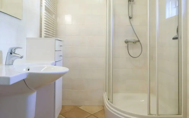 Charming Villa With Terrace Near Forest