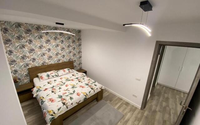 Lora Studio