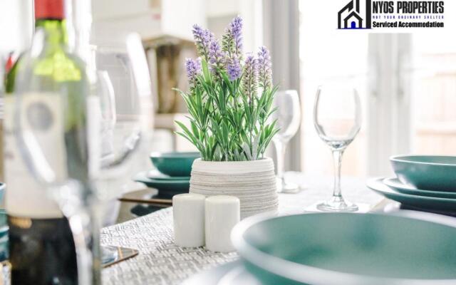 30% Off Monthly Stay/ 4 Bed House/ Free Parking