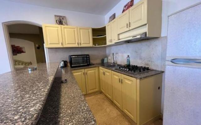 Amazing Pool And Lagoon View 2br Apartment