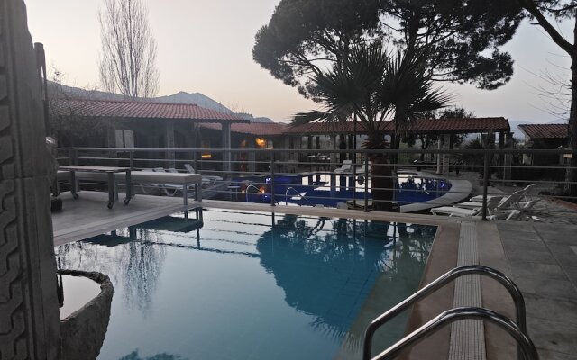 Efes Hidden Garden Resort Otel