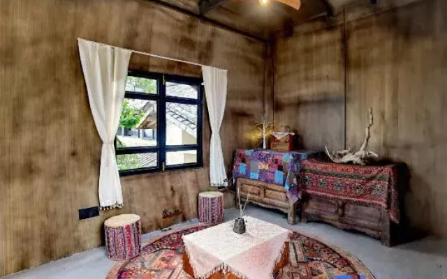 Shaxi Thirty-Three Mountain View Homestay
