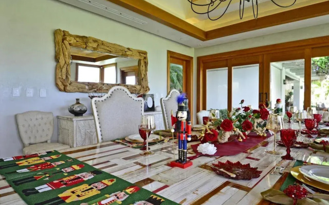 Ocean View 5-bedroom Fully Staffed Tropical Villa
