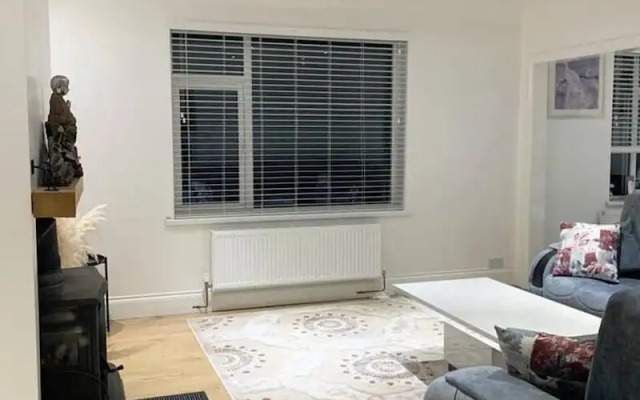 Stunning 2-bed House in Pembroke Dock