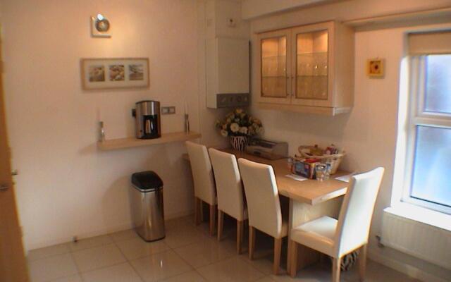 Earle House Serviced Apartments