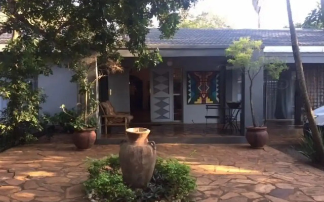 Hlulala Guesthouse