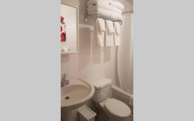 1-Bedroom Apartment Sweet #7 by Amazing Property Rentals