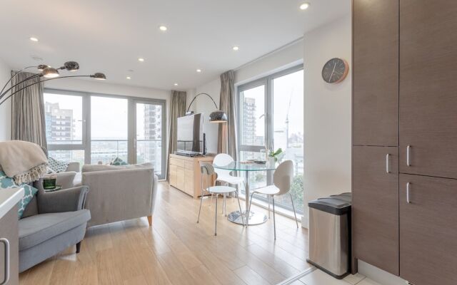 Modern 1 Bedroom Apartment With Stunning London Views