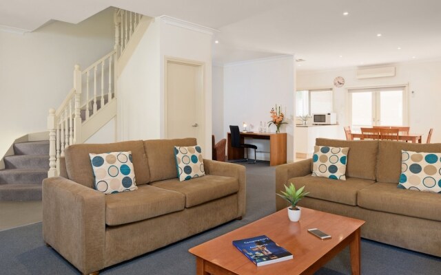 Comfy Kew Apartments
