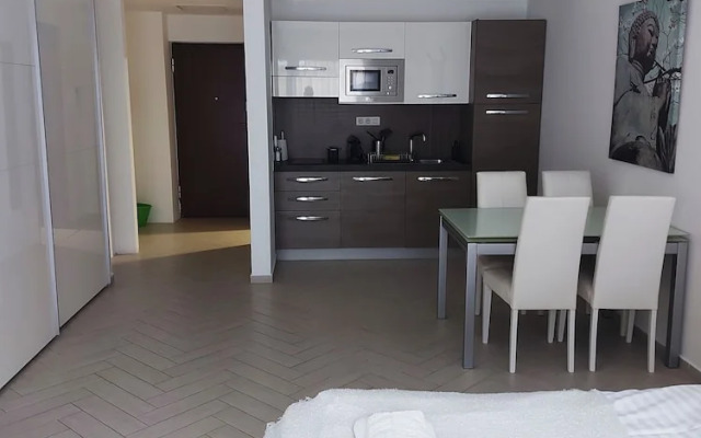 Smart Carrara Apartments